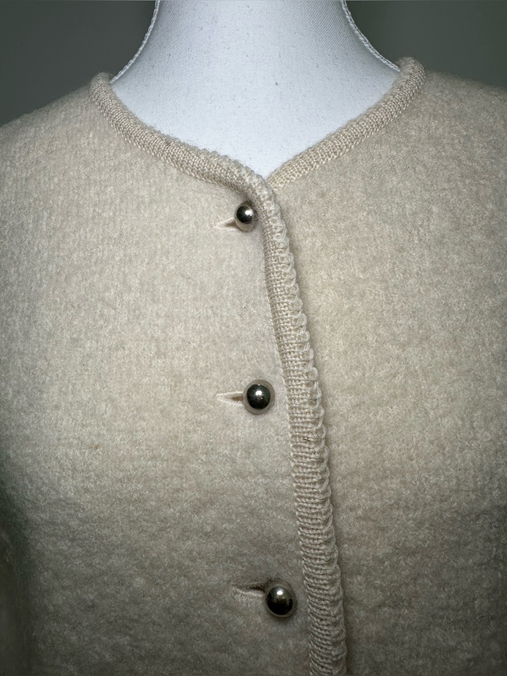 Vintage The Whittaker Collection Virgin Wool Ivory Cream Button Front Cardigan M - Picture 7 of 11